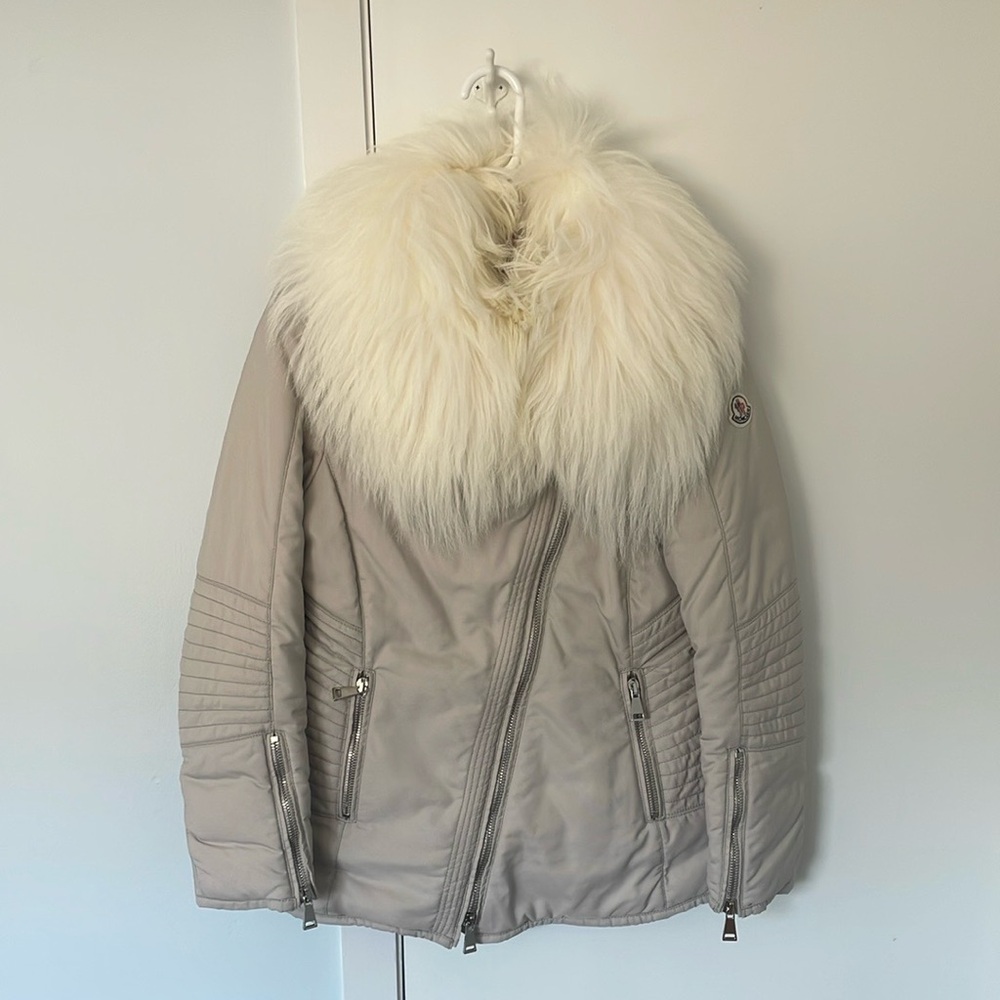 Moncler Down Puffer Jacket w/ Genuine Fur Collar – Women's Size 3 (Medium) - Picture 2 of 10